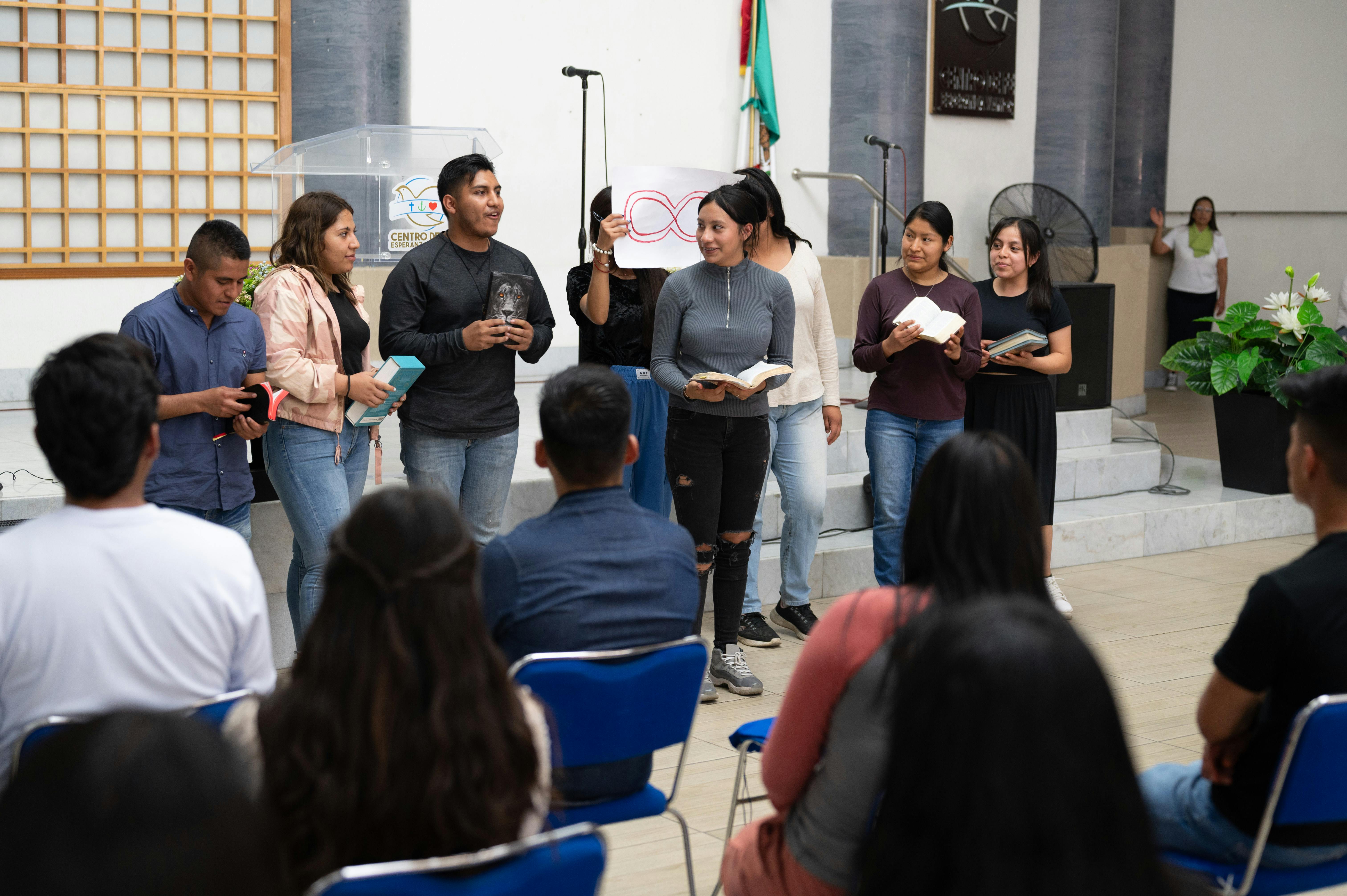 Jóvenes de la comunidad Bautista en Neiva